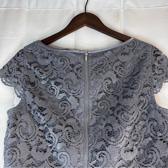 WHITE HOUSE BLACK MARKET Women’s Size 6 Top Blouse Cropped Tee Shirt Lace Lined - Picture 12 of 13